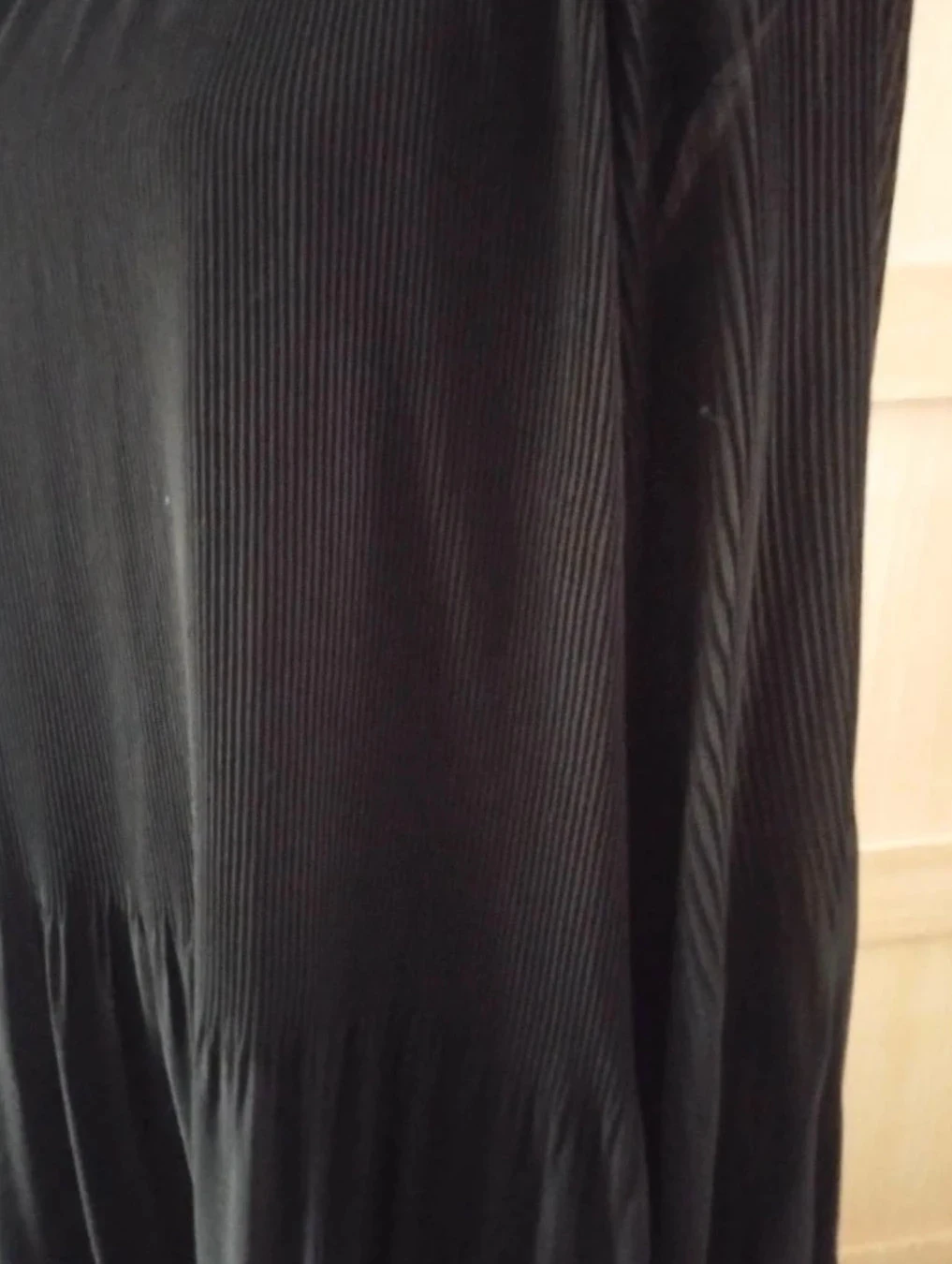 Zwarte jurk met open schouders, Piment Rouge, T40 – photo 4